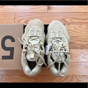New in Box Yeezy Adidas 500 in Super Moon Yellow size US 5